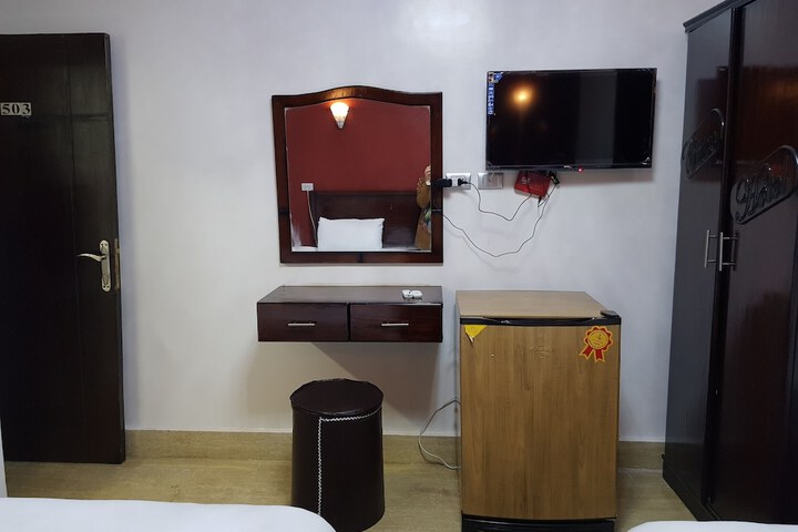 Room 7 of 38