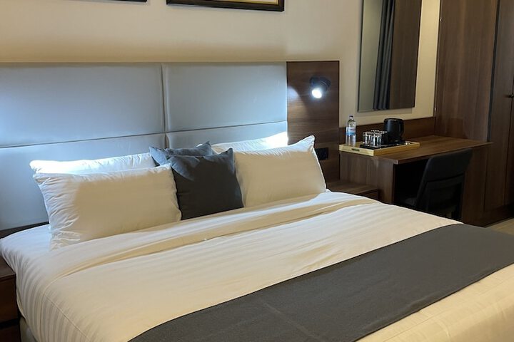 Room 4 of 29