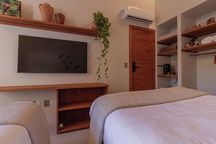 Room 28 of 132