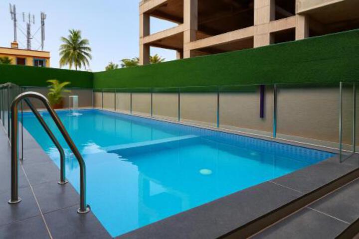 Pool 74 of 78
