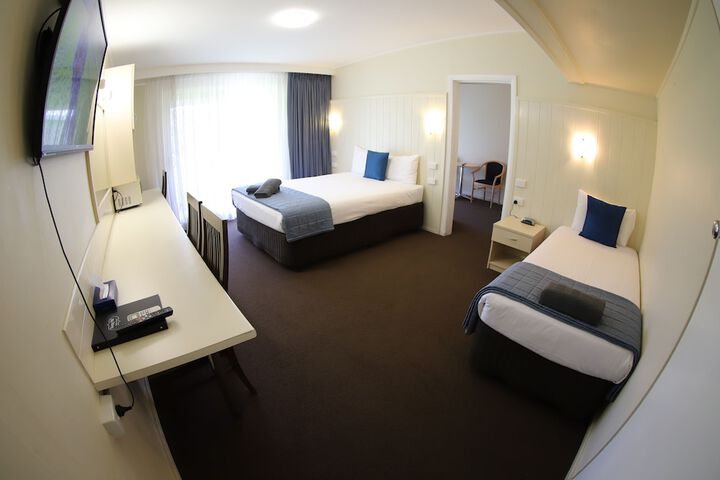 Room 16 of 199