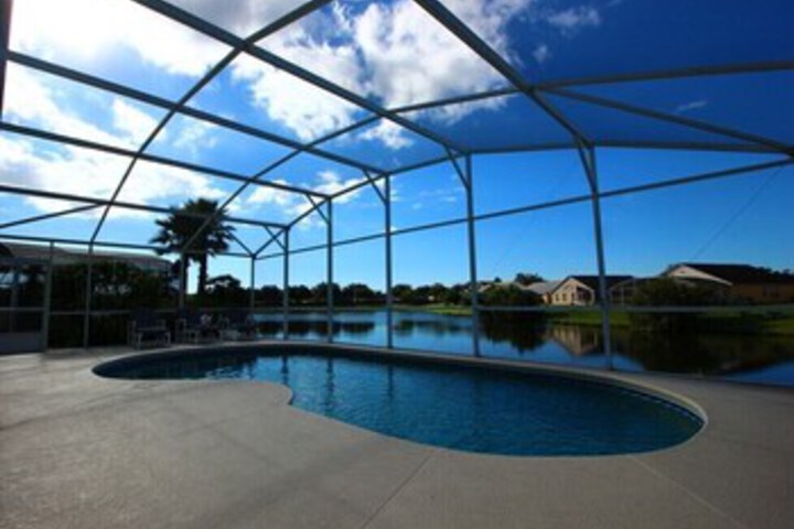 Pool 13 of 29