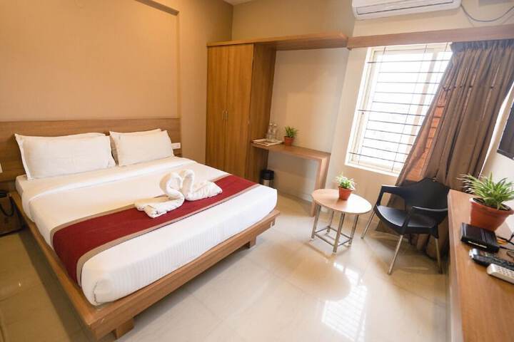 Room 3 of 10