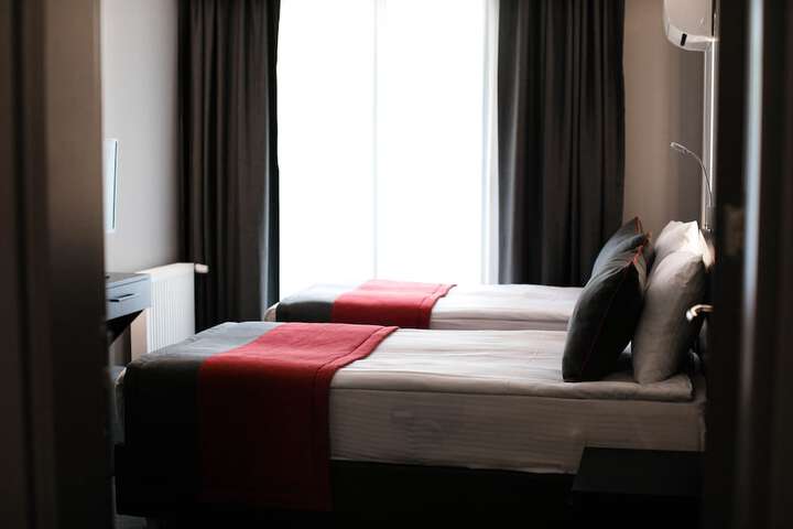 Room 8 of 85