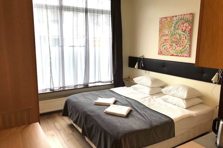 Room 21 of 76