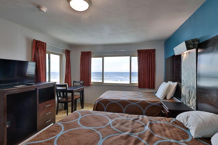 2 Double Beds (54 of 59)