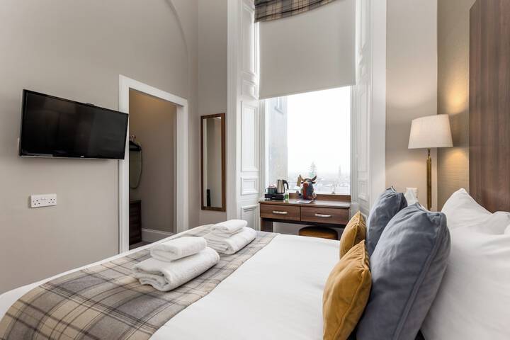 Room 44 of 62