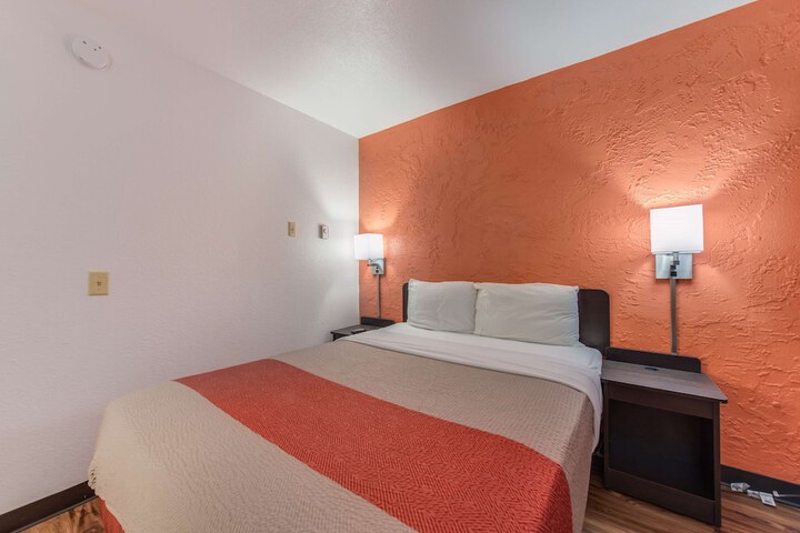 Double Room Disability Accessible (9 of 13)