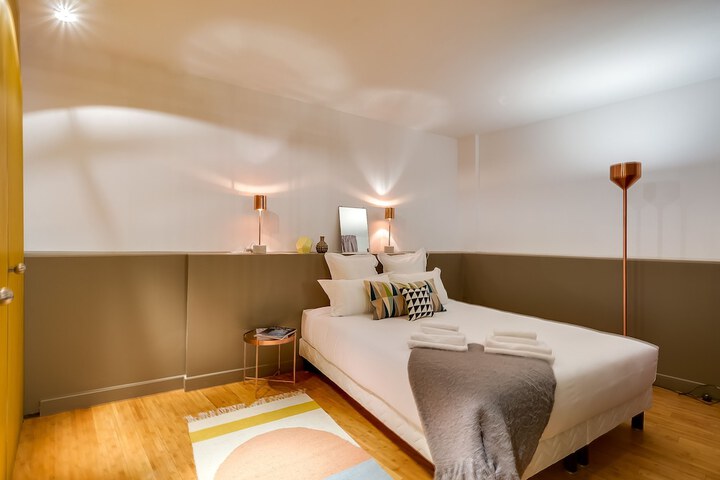 Room 8 of 15