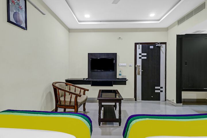 Room 11 of 28