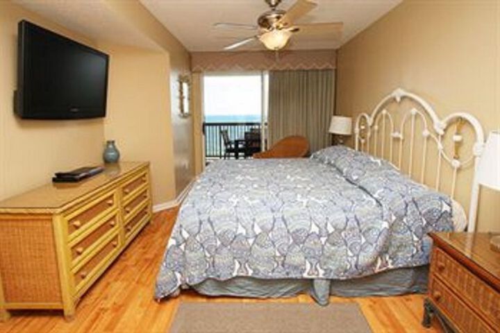 Room 13 of 36