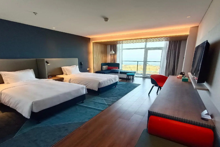 Room 3 of 25