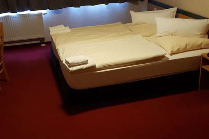 Room 14 of 65
