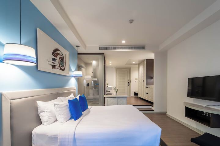 Room 16 of 105