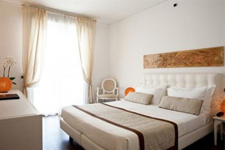 Room 14 of 22