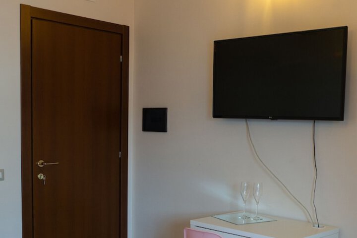 Room 21 of 49