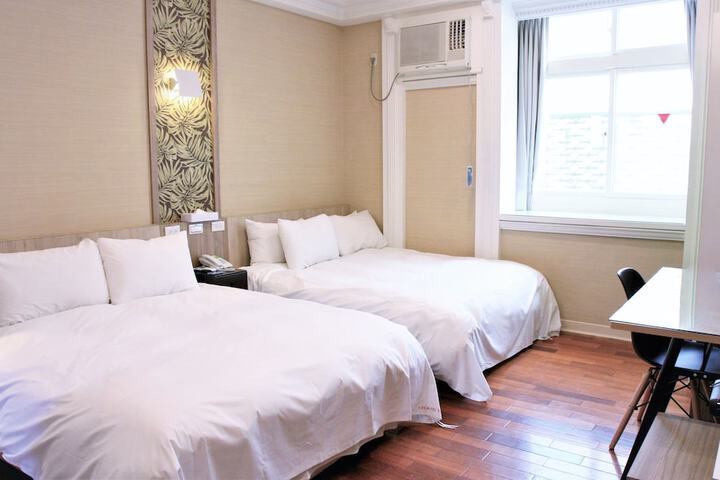 Room 25 of 97