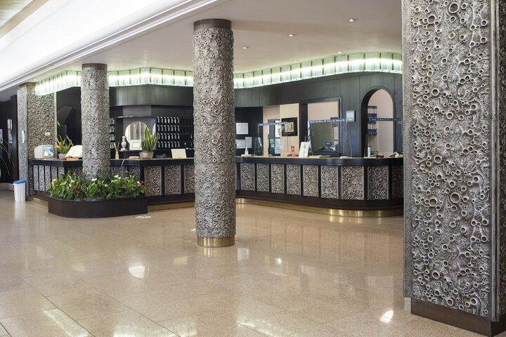 Entrance & Lobby