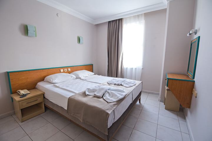 Room 12 of 27