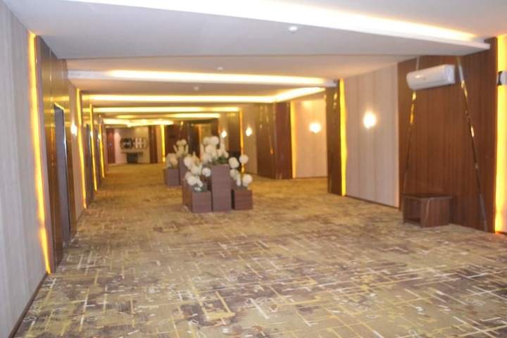 Ballroom/Hall 50 of 64