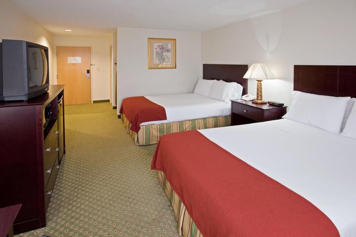 2 Double Beds (6 of 6)
