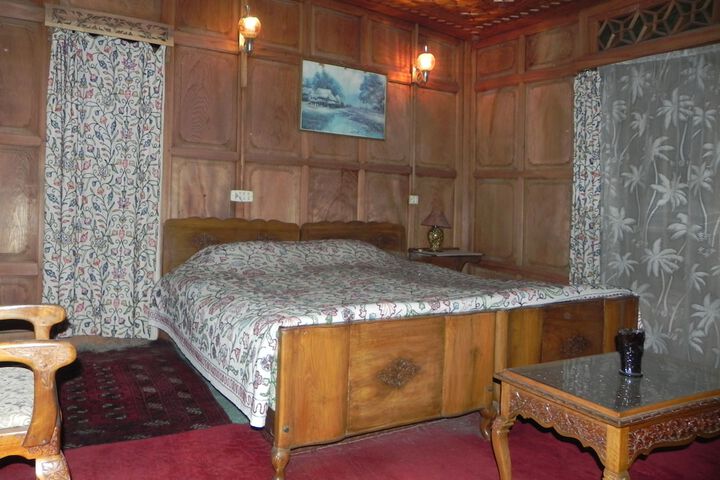 Room 10 of 45