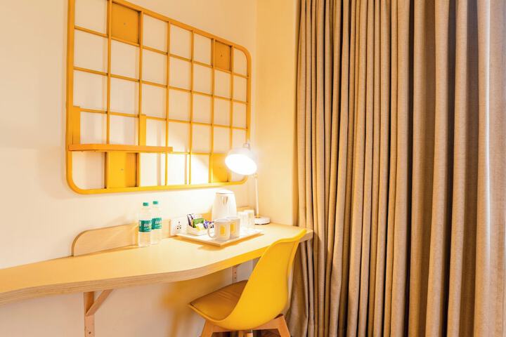 Room 17 of 31