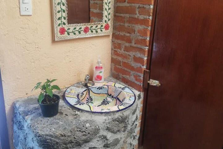 Room 4 of 8