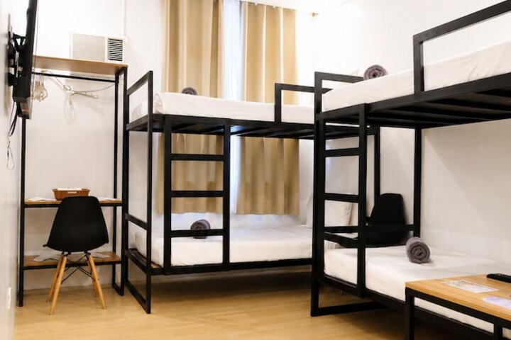Room 9 of 23