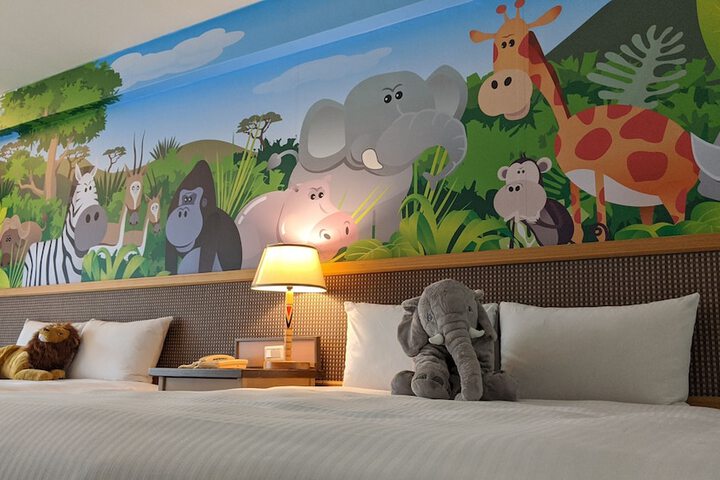 Room 10 of 90