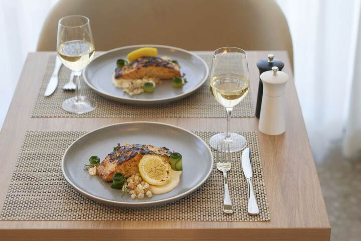 Dining 39 of 58