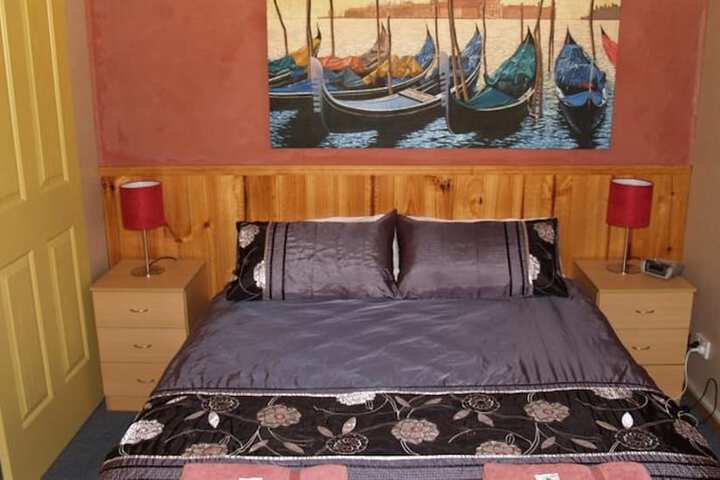 Room 13 of 21