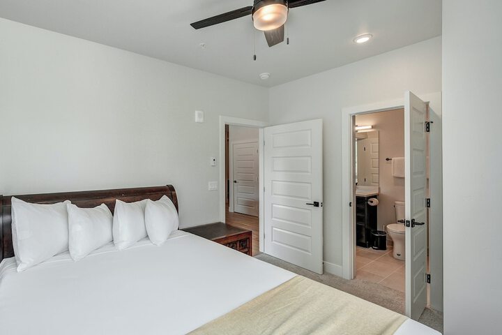 Room 30 of 190