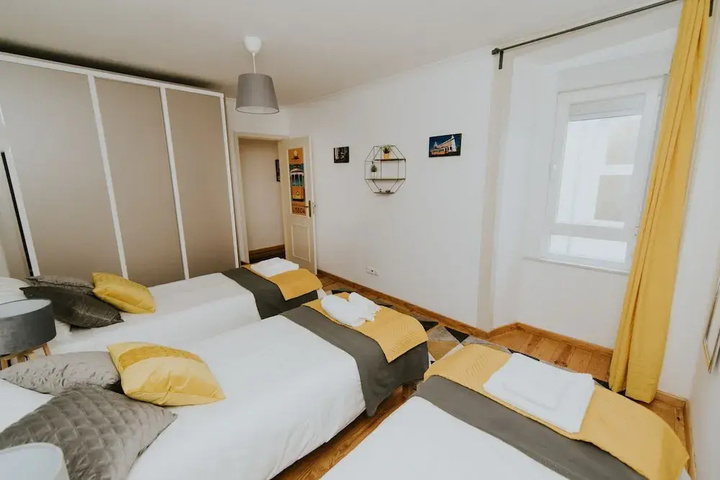 Room 4 of 22