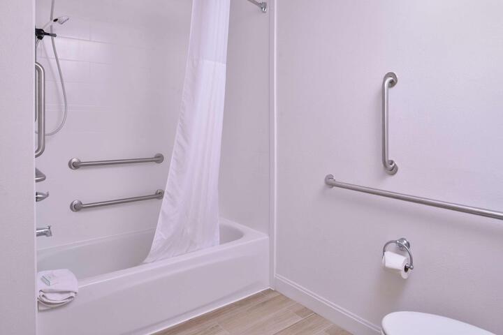 1 King Mobility Accessible with Tub (23 of 35)