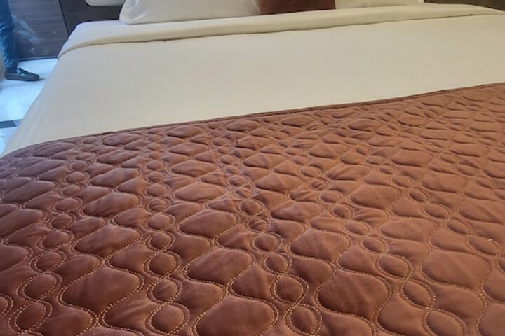 Room 14 of 28