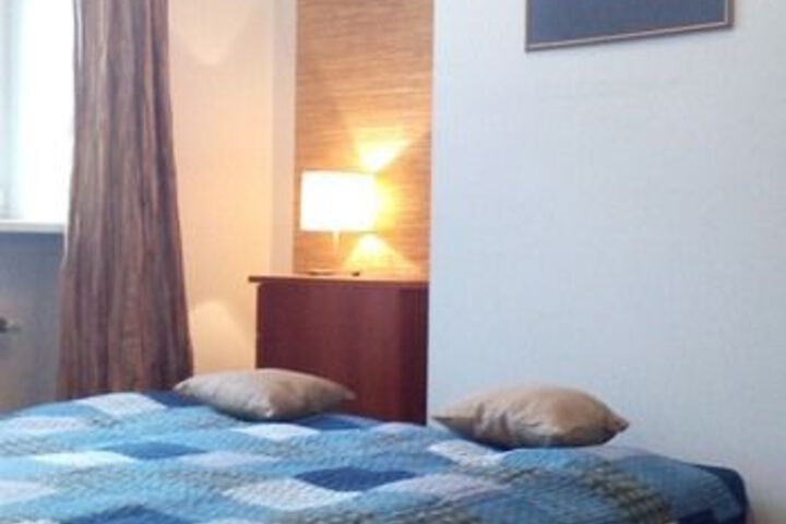 Room 12 of 21