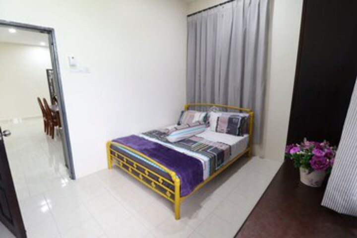 Room 8 of 23