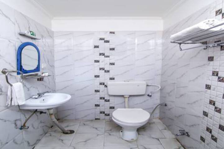 OYO 8657 Hotel Acumen
