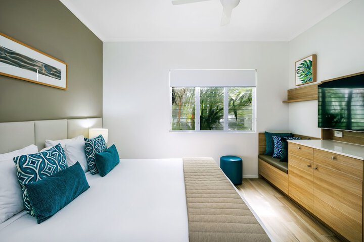 Room 2 of 72