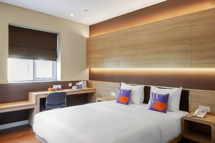 Room 4 of 20