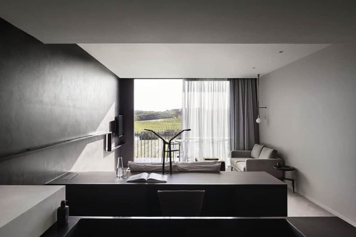 Room 10 of 68