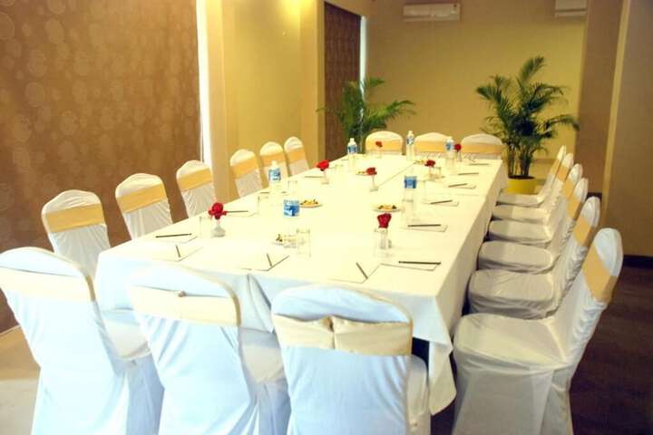 Ballroom/Hall 21 of 34
