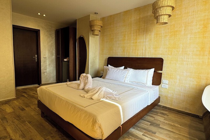 Room 19 of 36