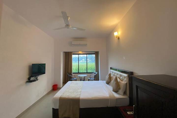 Room 3 of 18