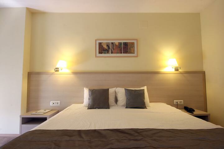 Room 3 of 34