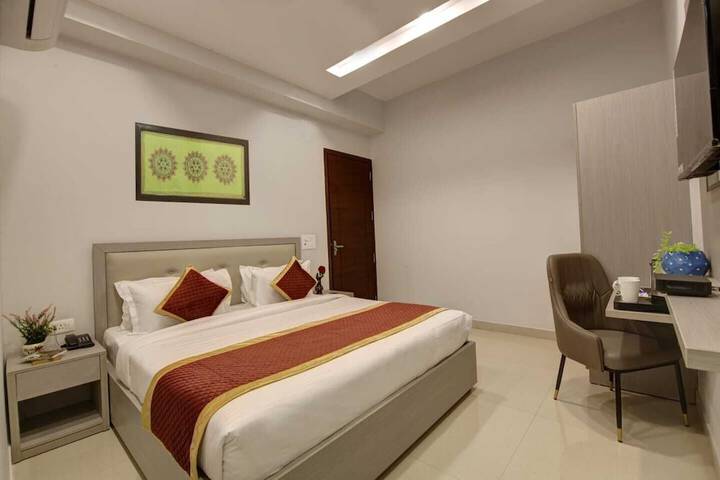 Room 3 of 21