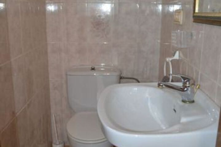 Room 10 of 42