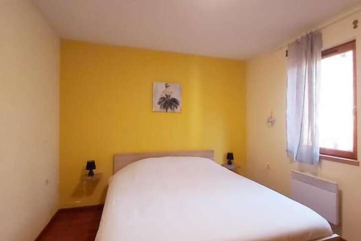 Room 10 of 36
