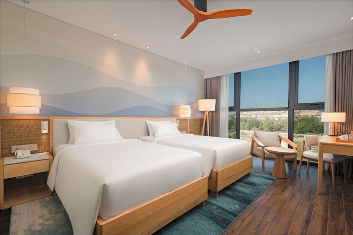 Room 42 of 182
